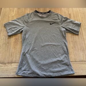 Nike Pro NWOT Gray Short Sleeve Men's Compression Tee